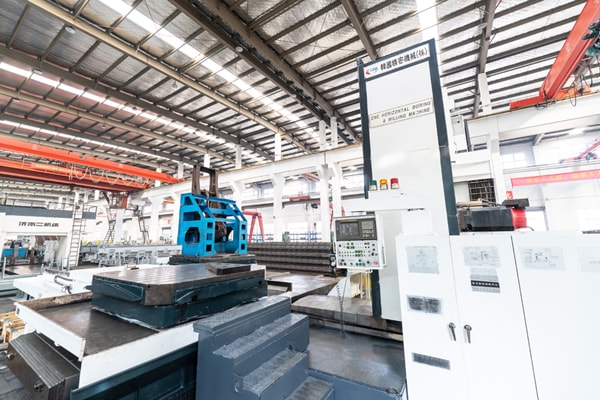 ماكينة تشغيل CNC أفقية